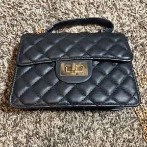 Elegant Black Quilted Handbag